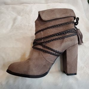 Hot Kiss Dalia Boots